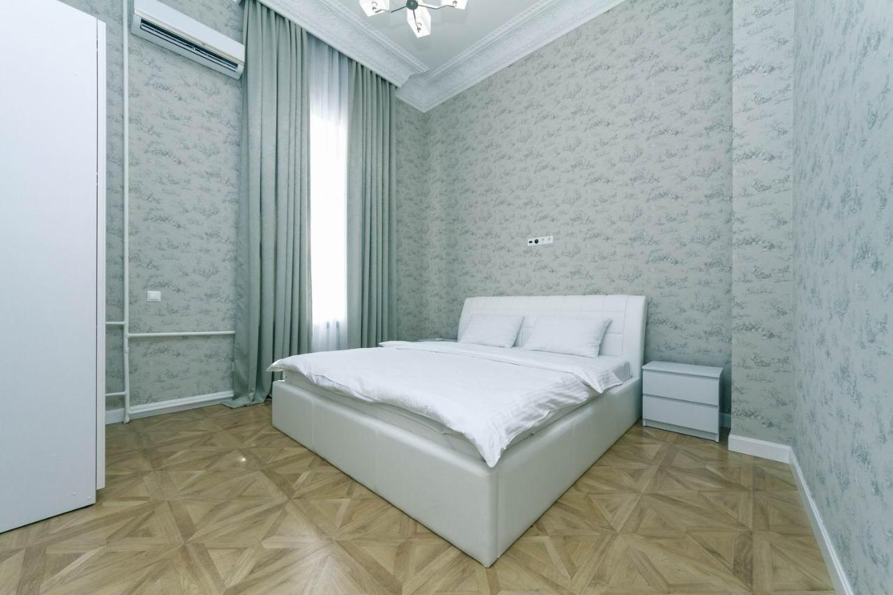 Vip Near Premier Palace & Arena City Kiew Exterior foto